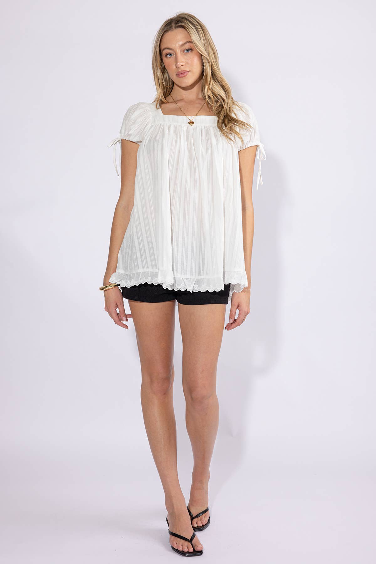 FLOWY SHORT SLEEVE SQUARE NECK TOP