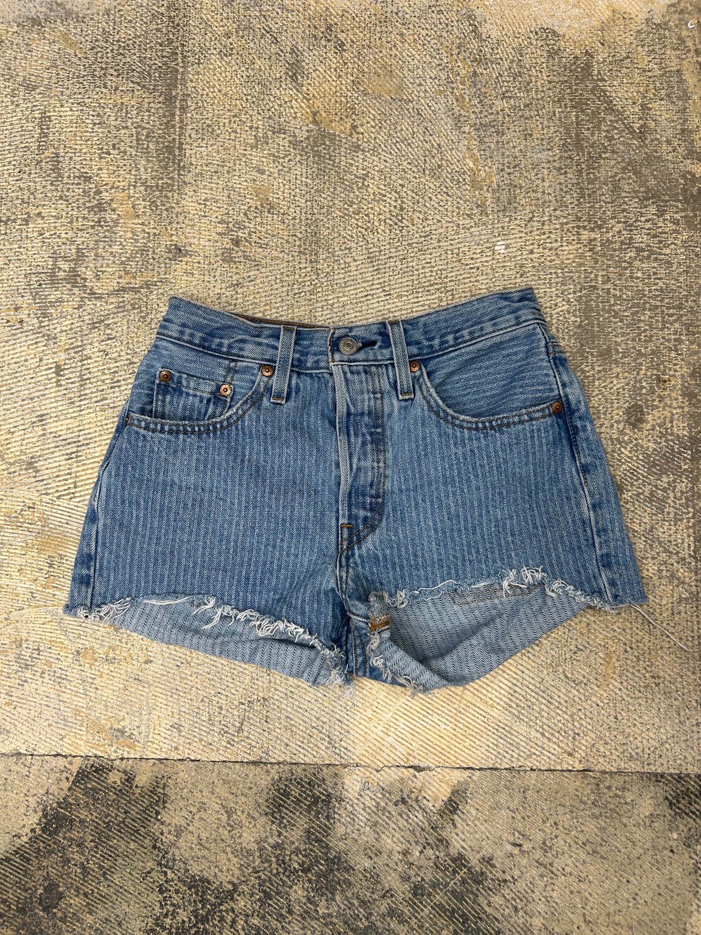 LL Levi’s Striped Short