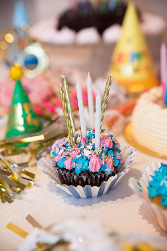 Gold Metallic & White Spiral 12 Candle Set