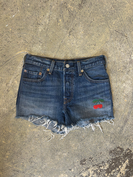 LL Levi’s Cherry Short