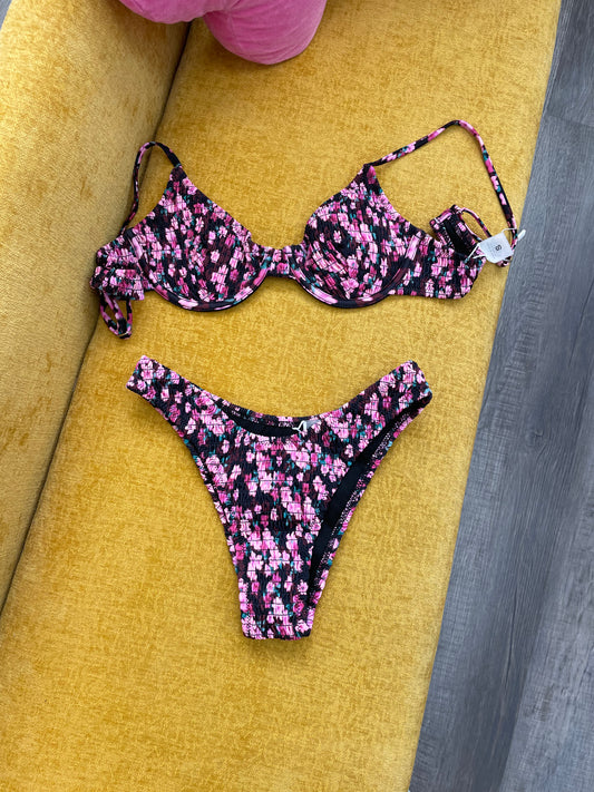 Nikki Bikini