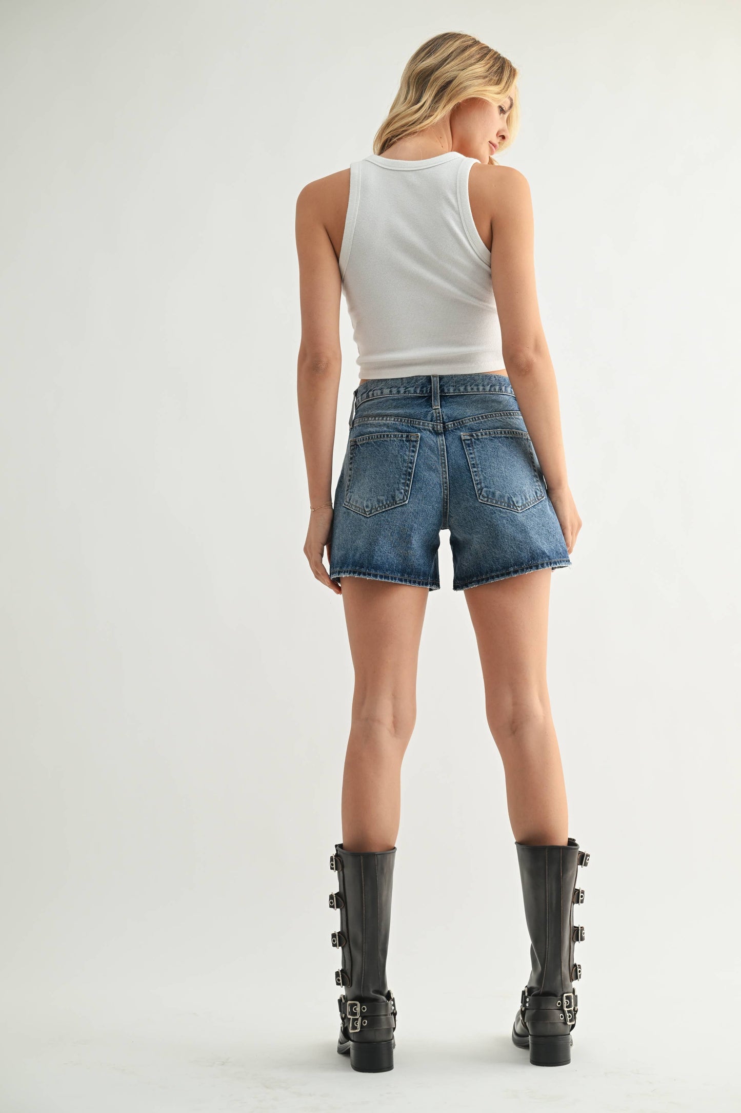 Medium Wash Vintage HR Short