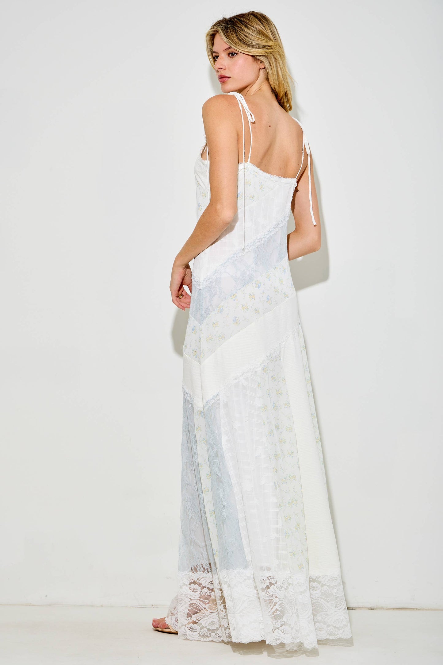 Floral & Lace Sleeveless Midi Dress