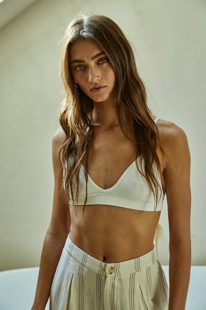 Seamless Ribbed Plunged V-Neck Bralette