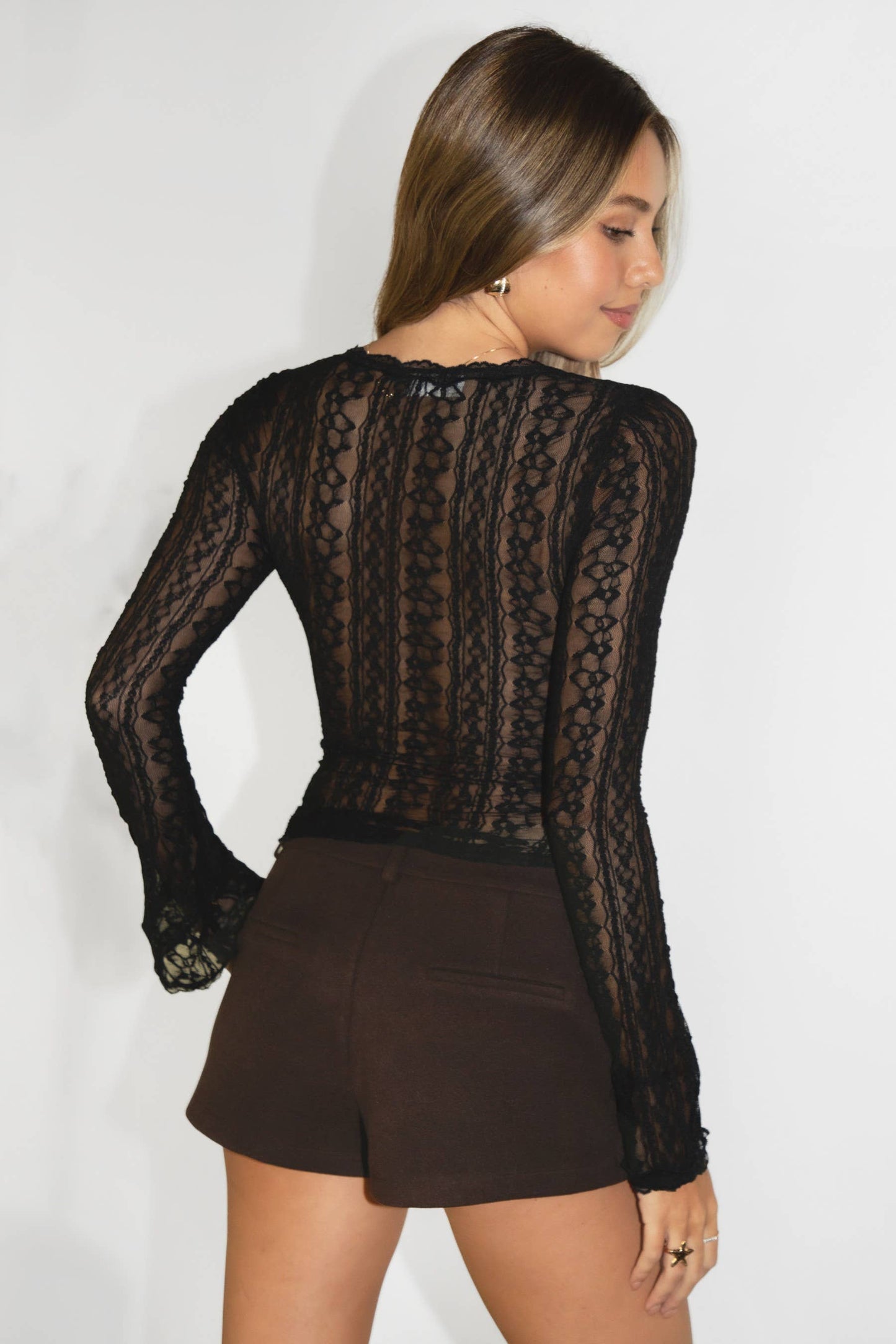 Scalloped V-Neck Long Sleeves Sheer Lace Top