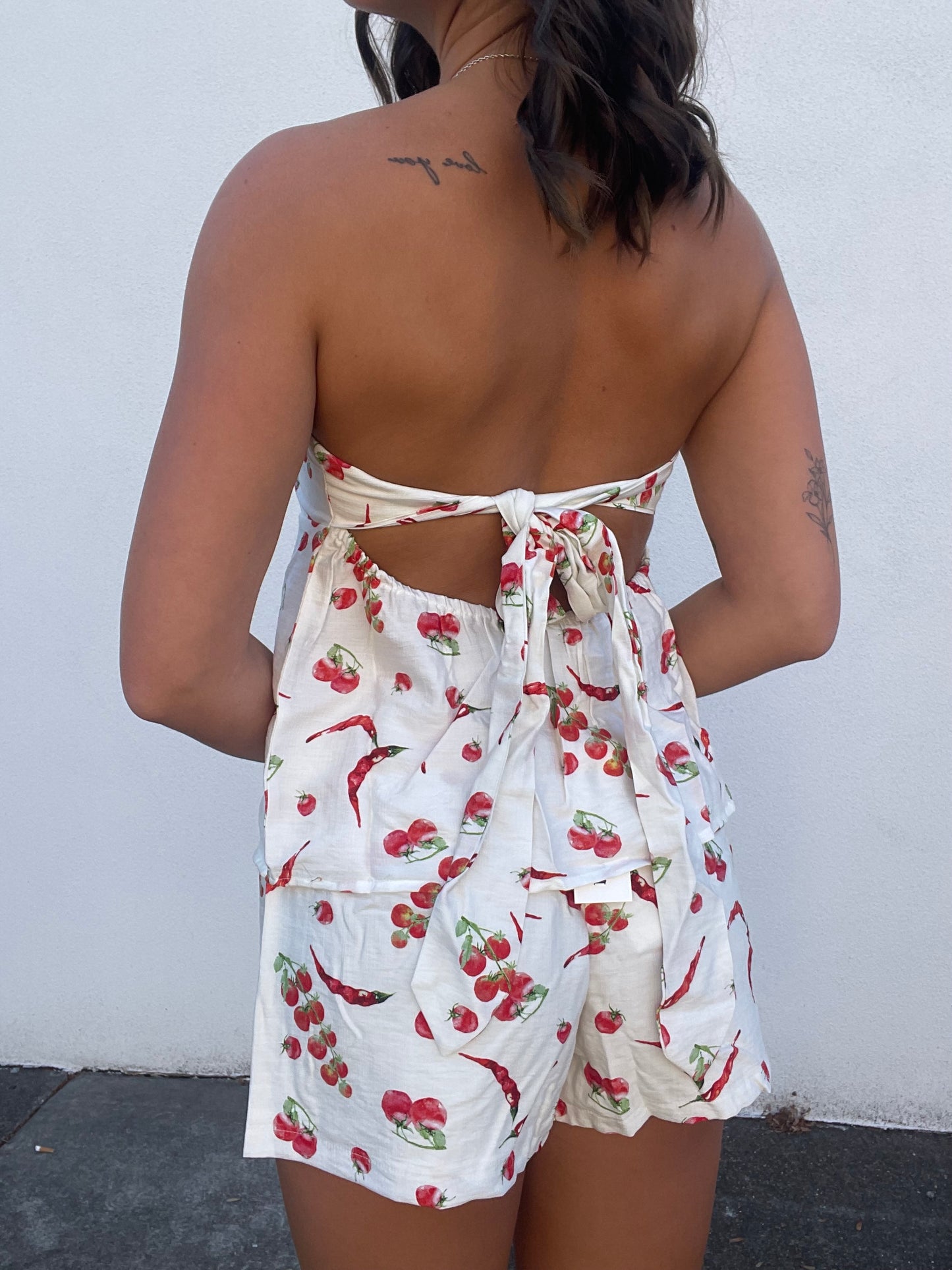 Chili Strapless Tie Top