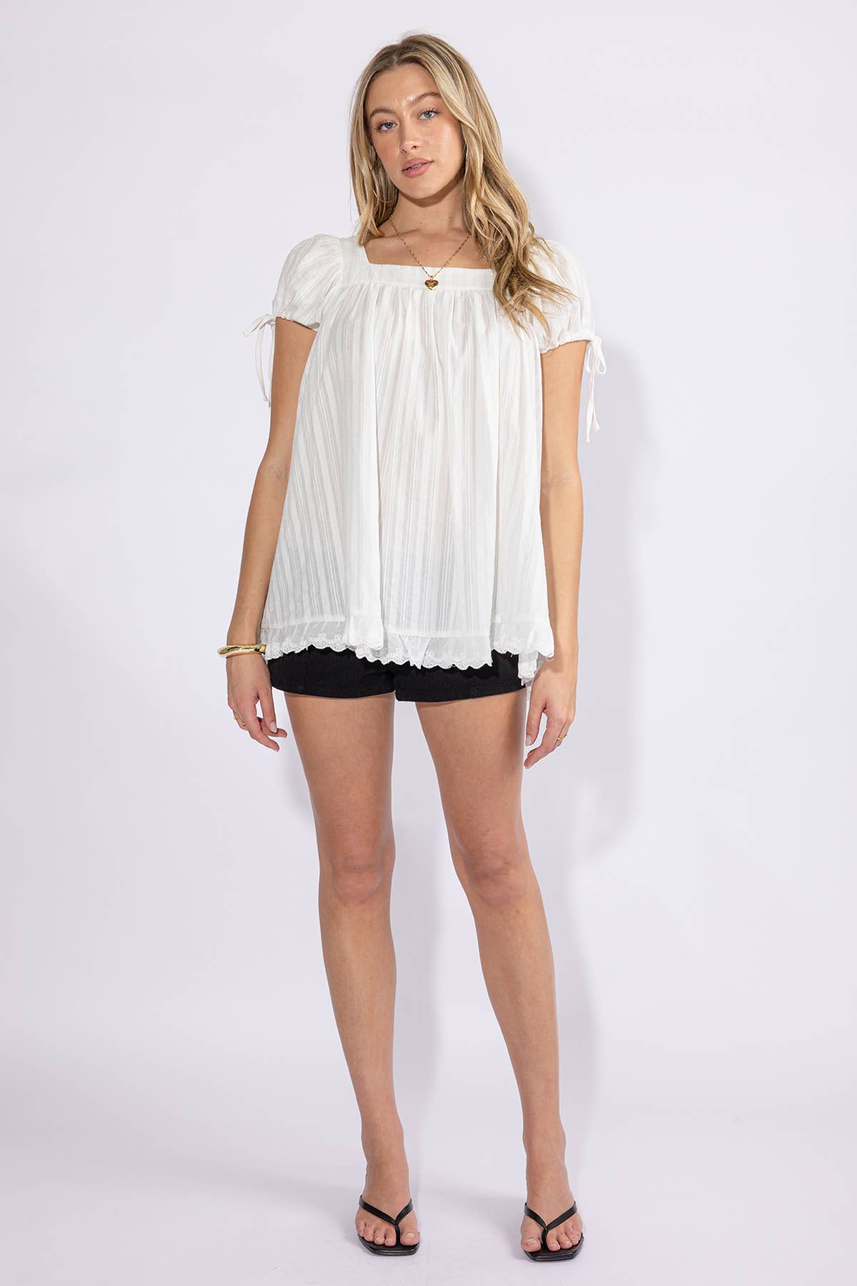 FLOWY SHORT SLEEVE SQUARE NECK TOP