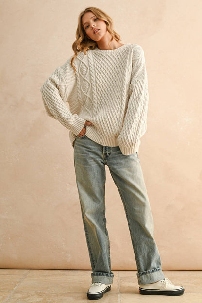 ROUND NECK CABLE KNITTED TOP