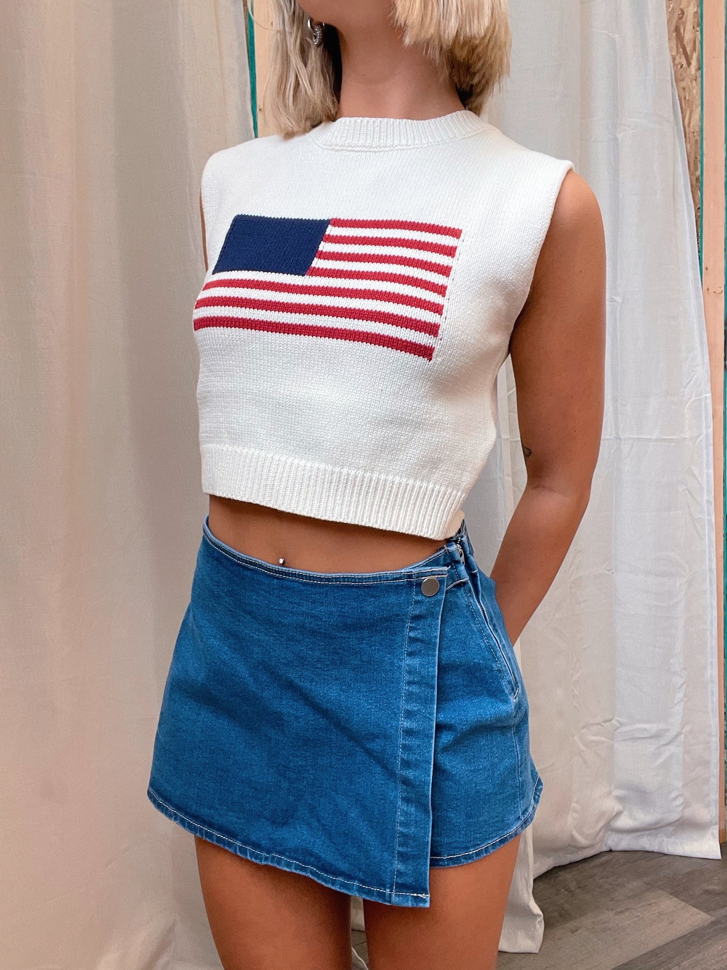 Flag Cropped Sweater Vest