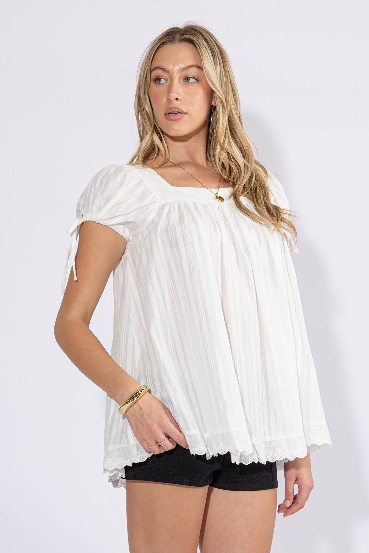 FLOWY SHORT SLEEVE SQUARE NECK TOP