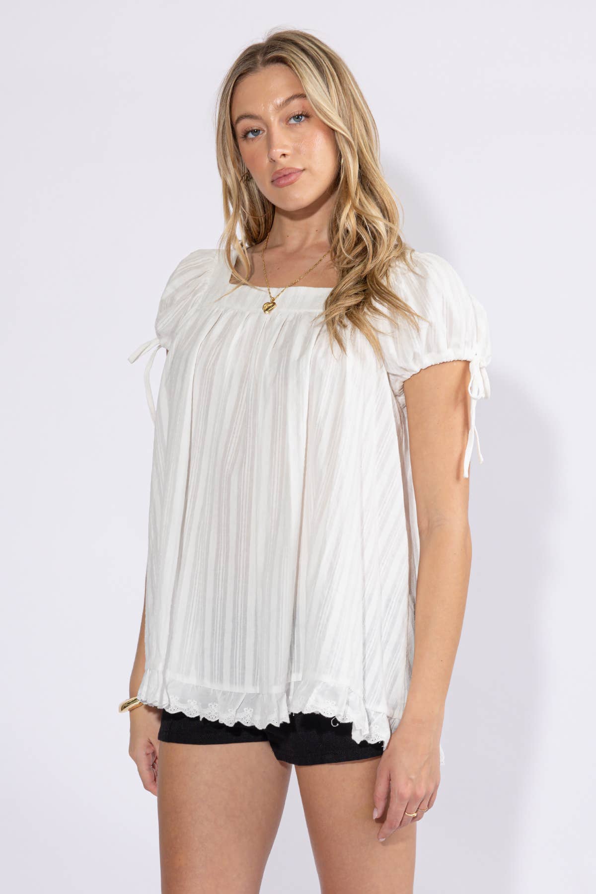 FLOWY SHORT SLEEVE SQUARE NECK TOP