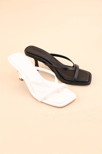 Lovely Simple Kitten Heels