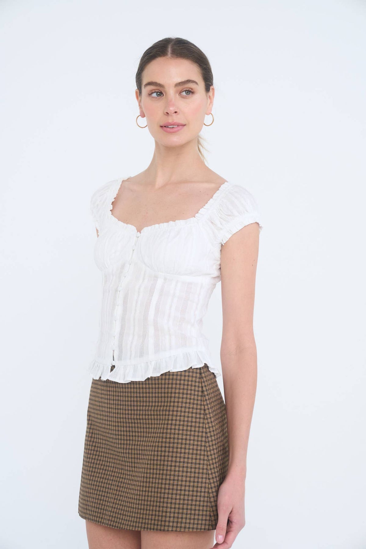 TEXTURE RUFFLE BUTTON DOWN TOP