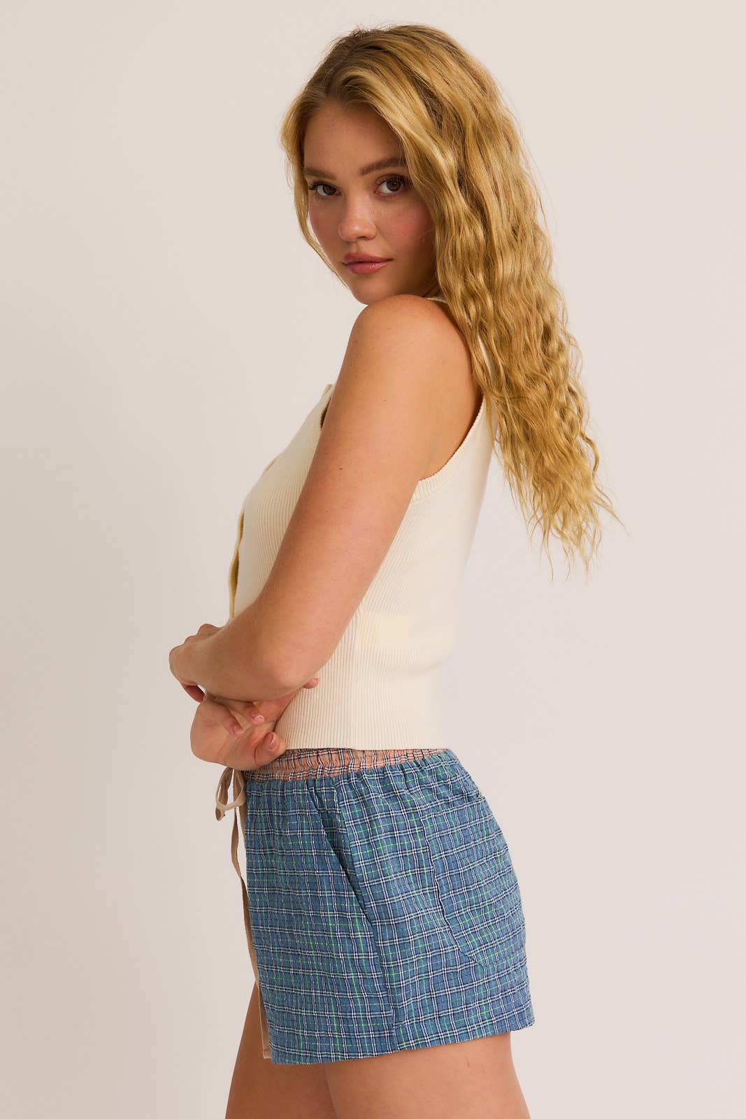 Sleeveless Round Neck Button Down Ripped Sweater Top