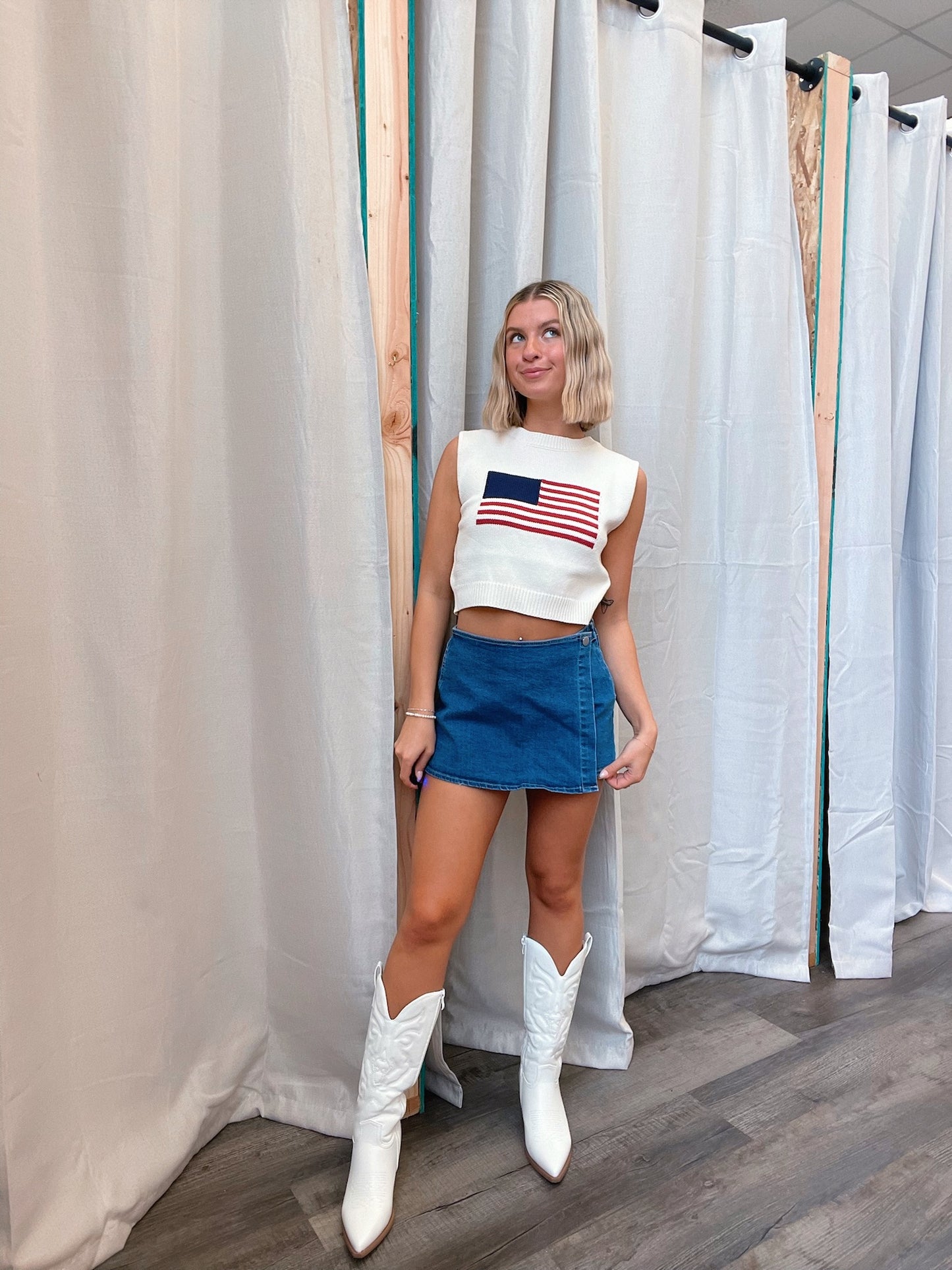 Flag Cropped Sweater Vest