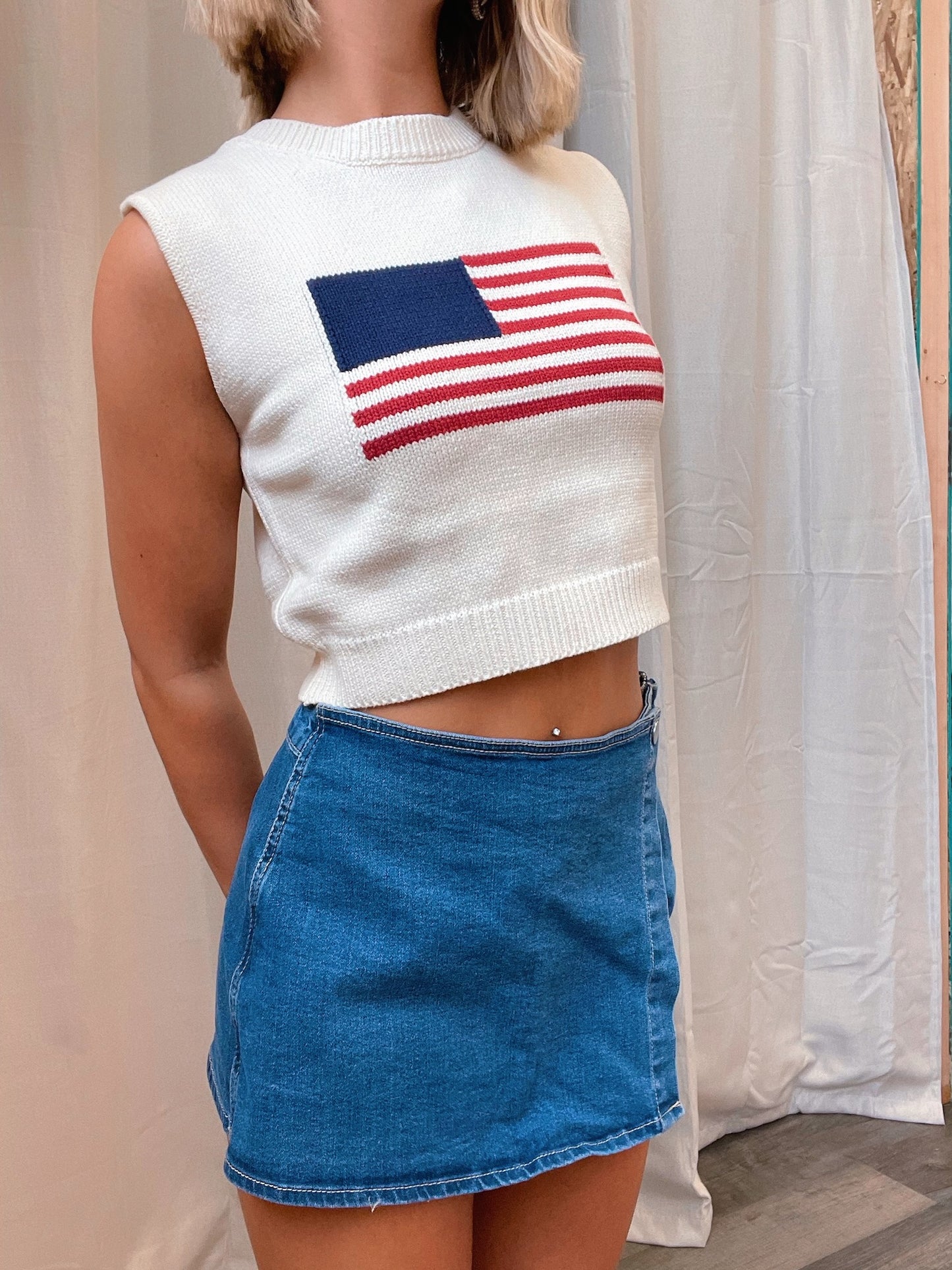 Flag Cropped Sweater Vest