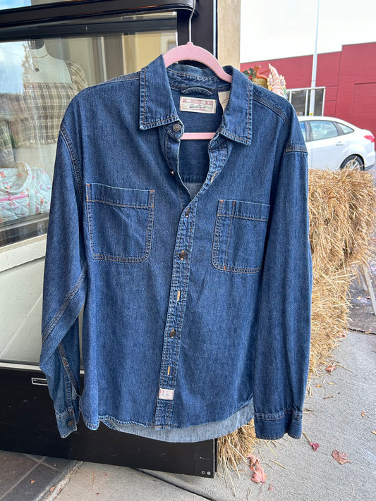 LL Levi's Dark Button Up