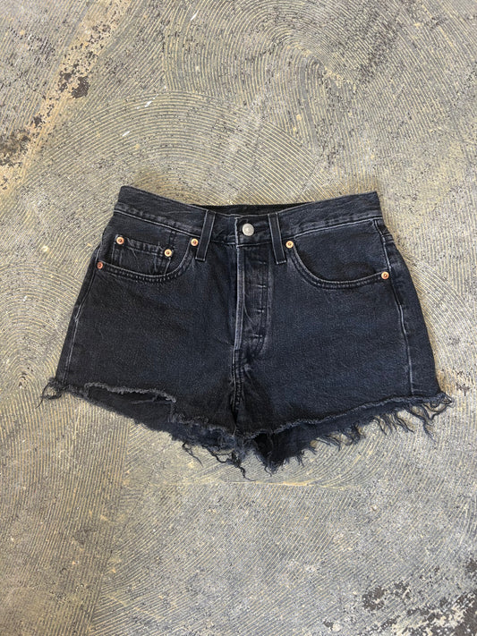 LL Levi’s Frayed Black Short