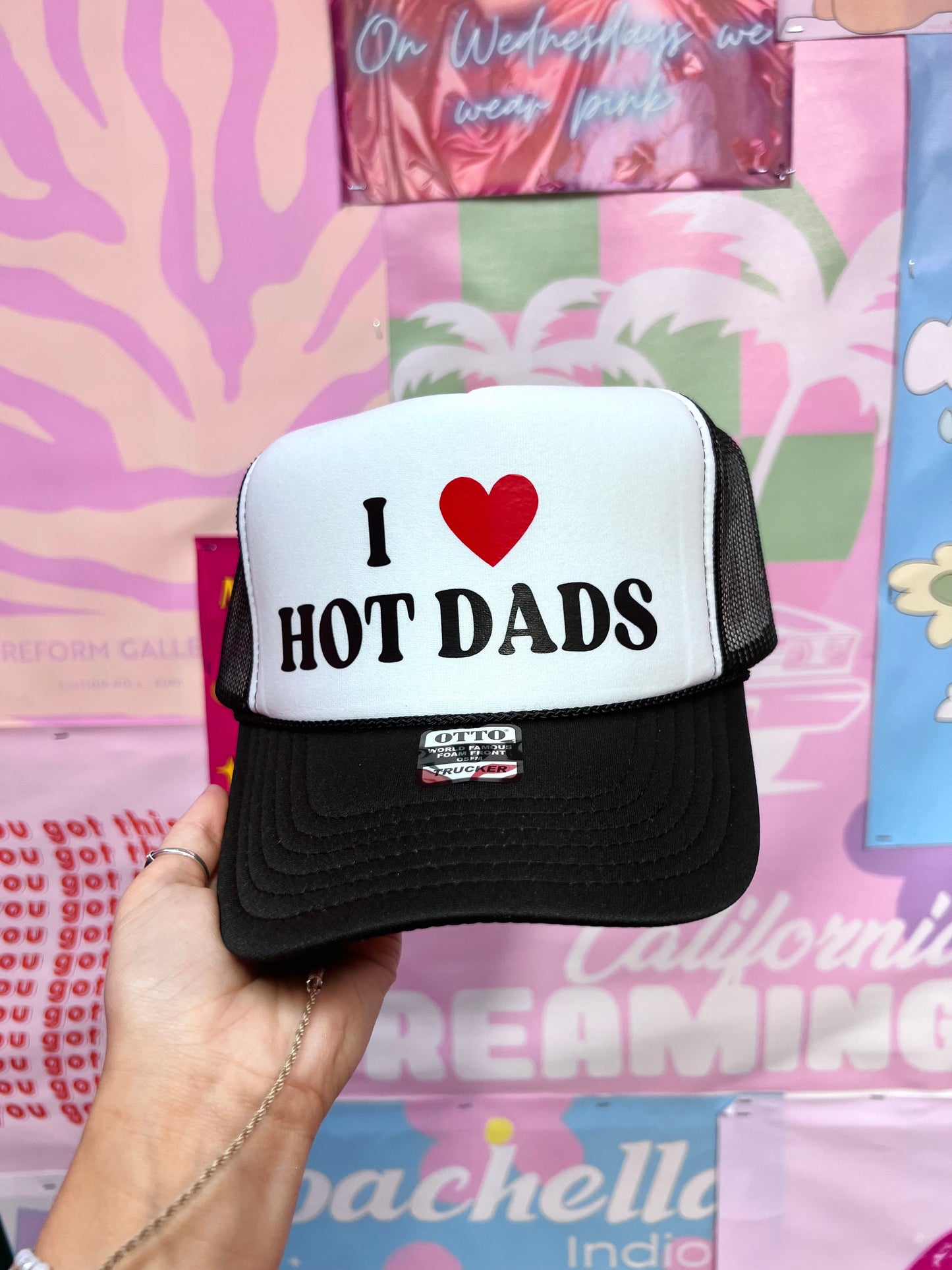 I Love Hot Dads-Black/White