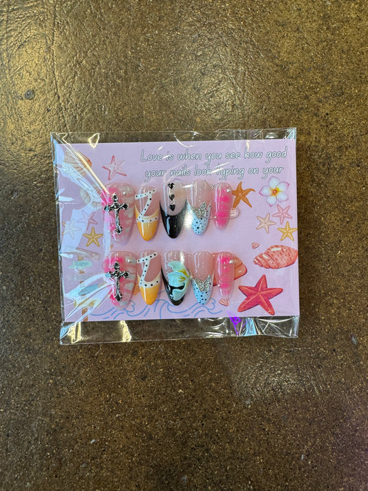 Cutsie Charm Detail Press On Nails