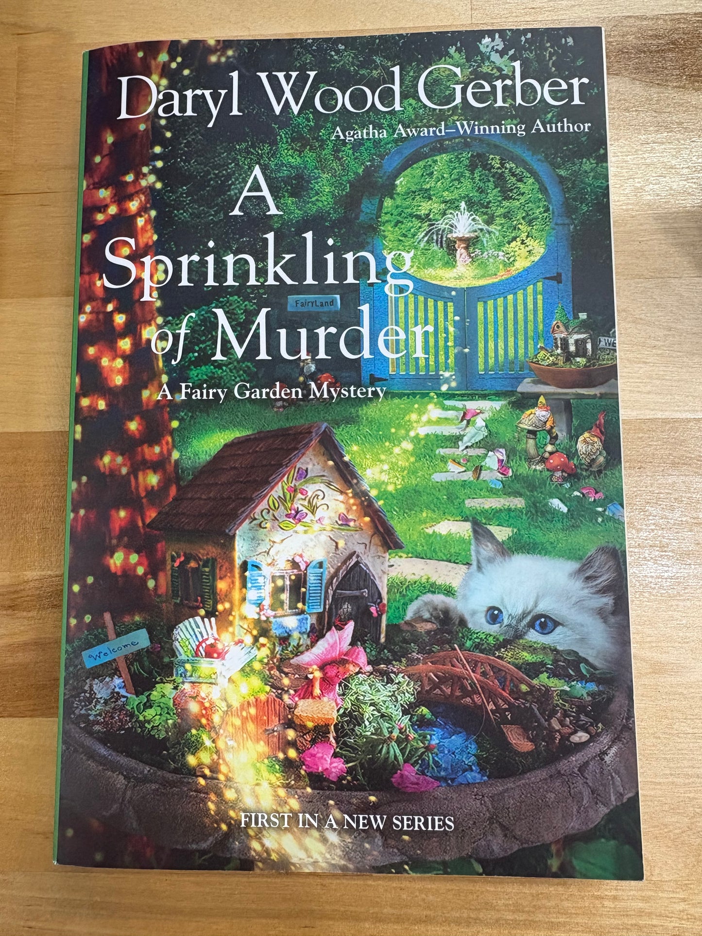 A Sprinkling of Murder: A Fairy Garden Mystery