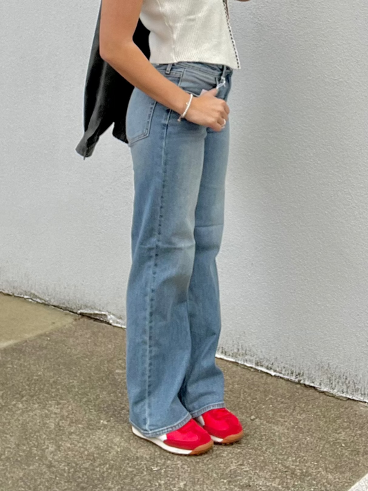 MW Straight Leg Jeans