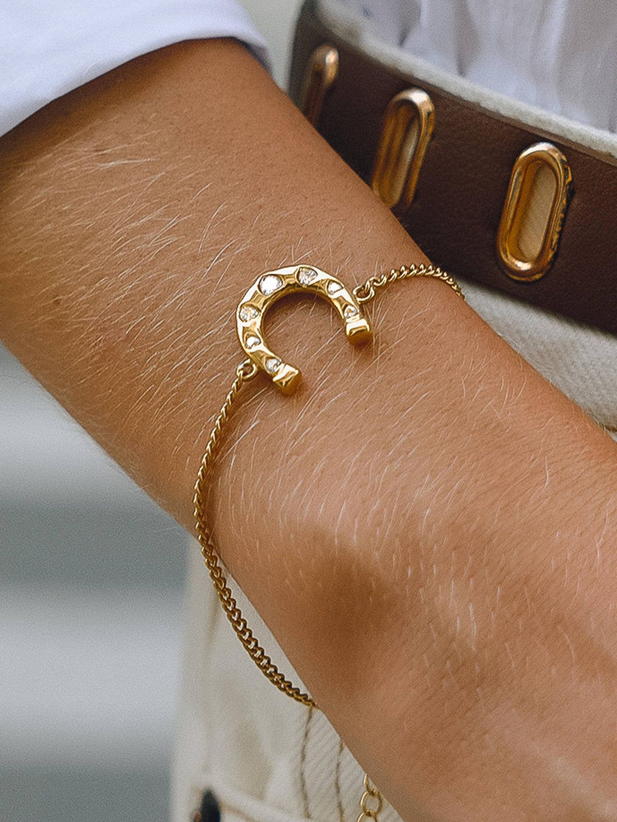 Tundra 18K Gold Non-Tarnish Horseshoe Bracelet