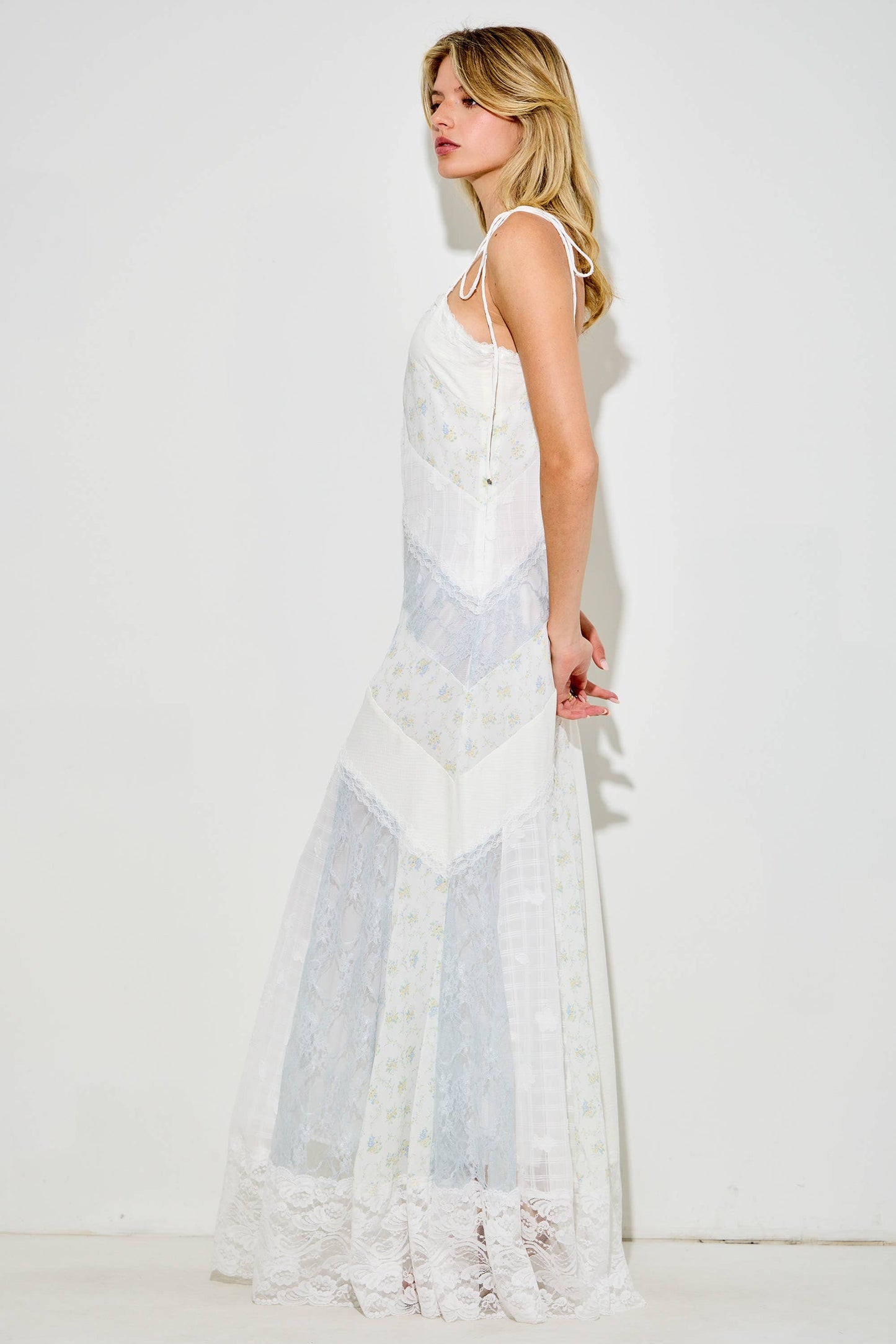 Floral & Lace Sleeveless Midi Dress