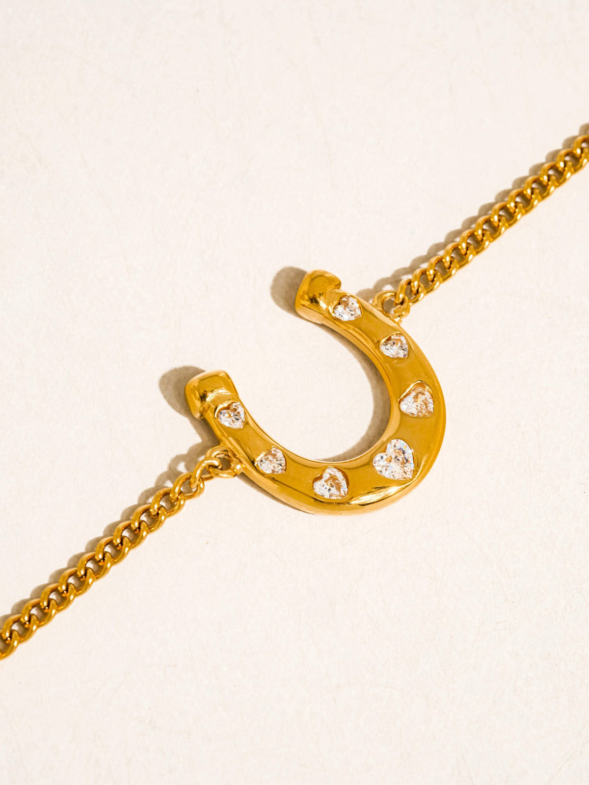 Tundra 18K Gold Non-Tarnish Horseshoe Bracelet
