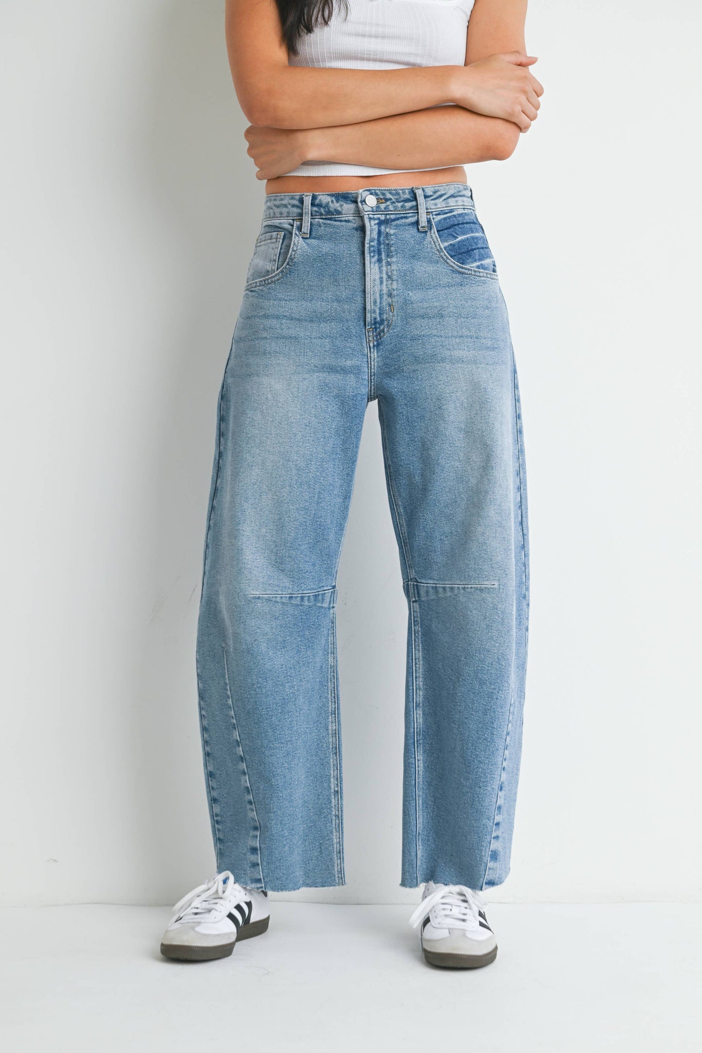 Light Barrel Jean w/ Seams