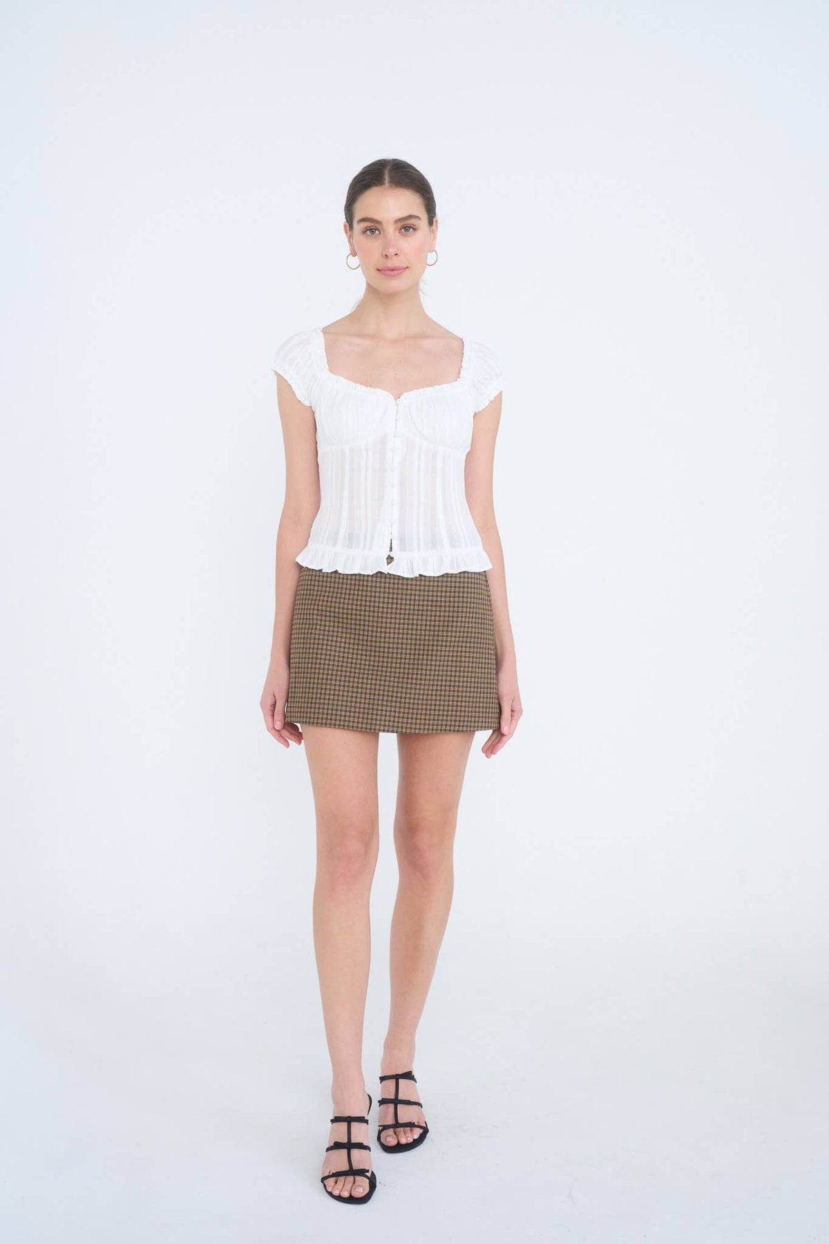 TEXTURE RUFFLE BUTTON DOWN TOP